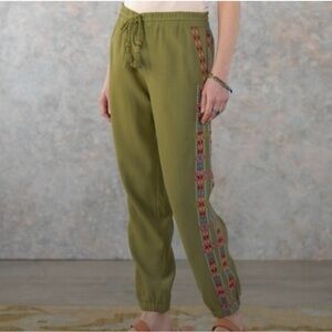 Sundance Women’s Embroidered Aztec Olive Green Drawstring Joggers XS Boho Comfy